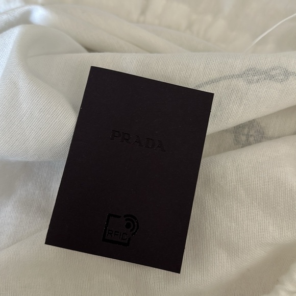 100% authentic new with receipt Prada white and black raffia straw tote bag - Picture 9 of 10